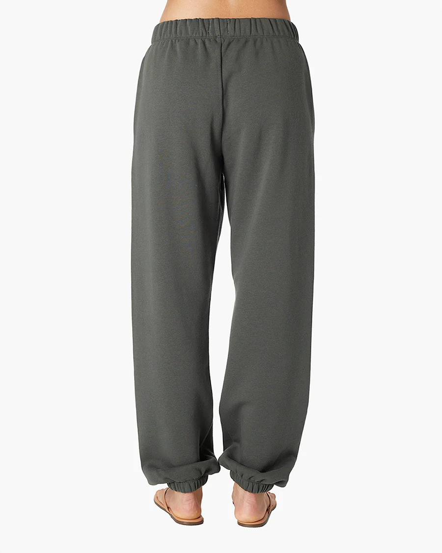 1479-air-whipped-sweatpant-forest-1.webp