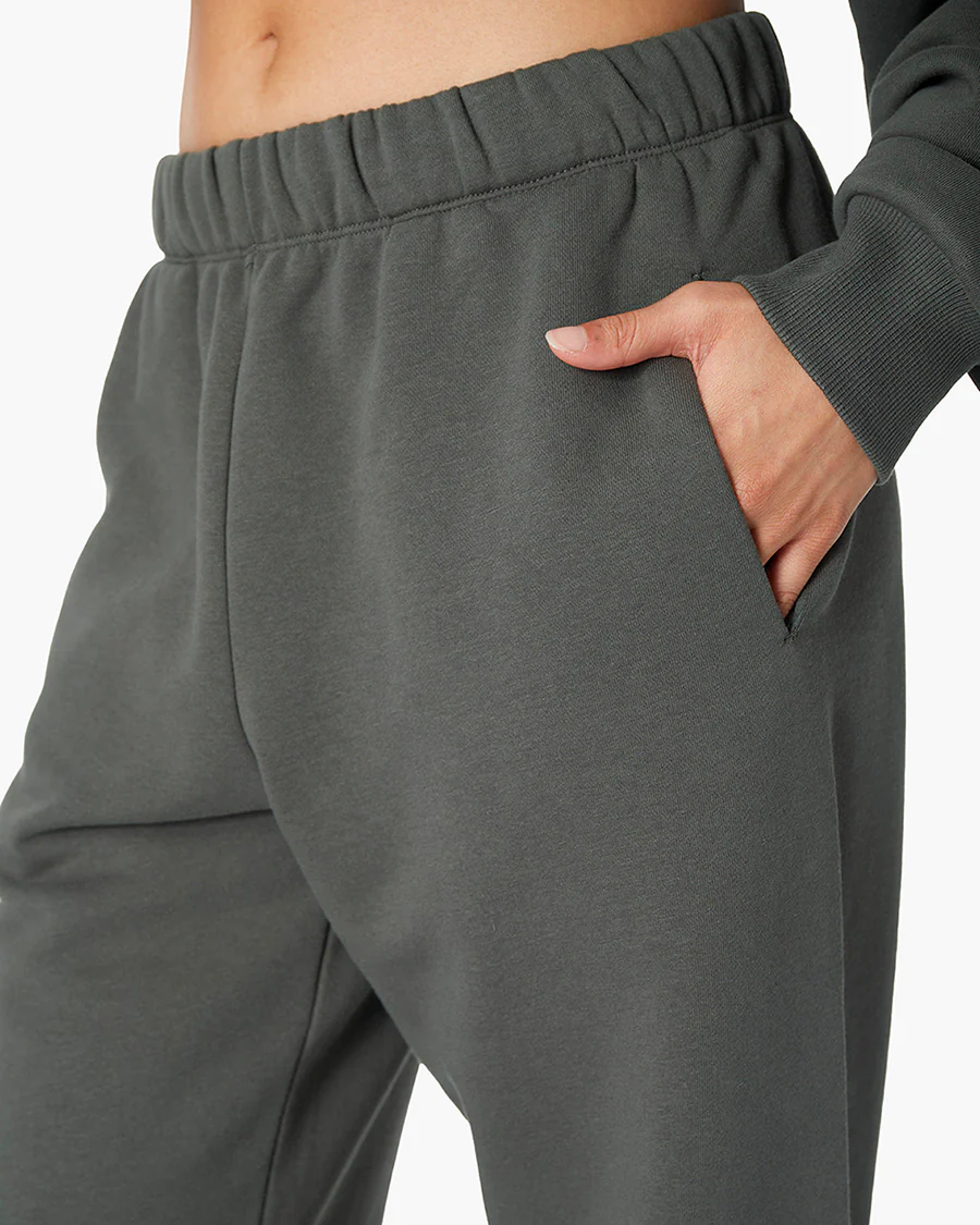 1479-air-whipped-sweatpant-forest-1.webp