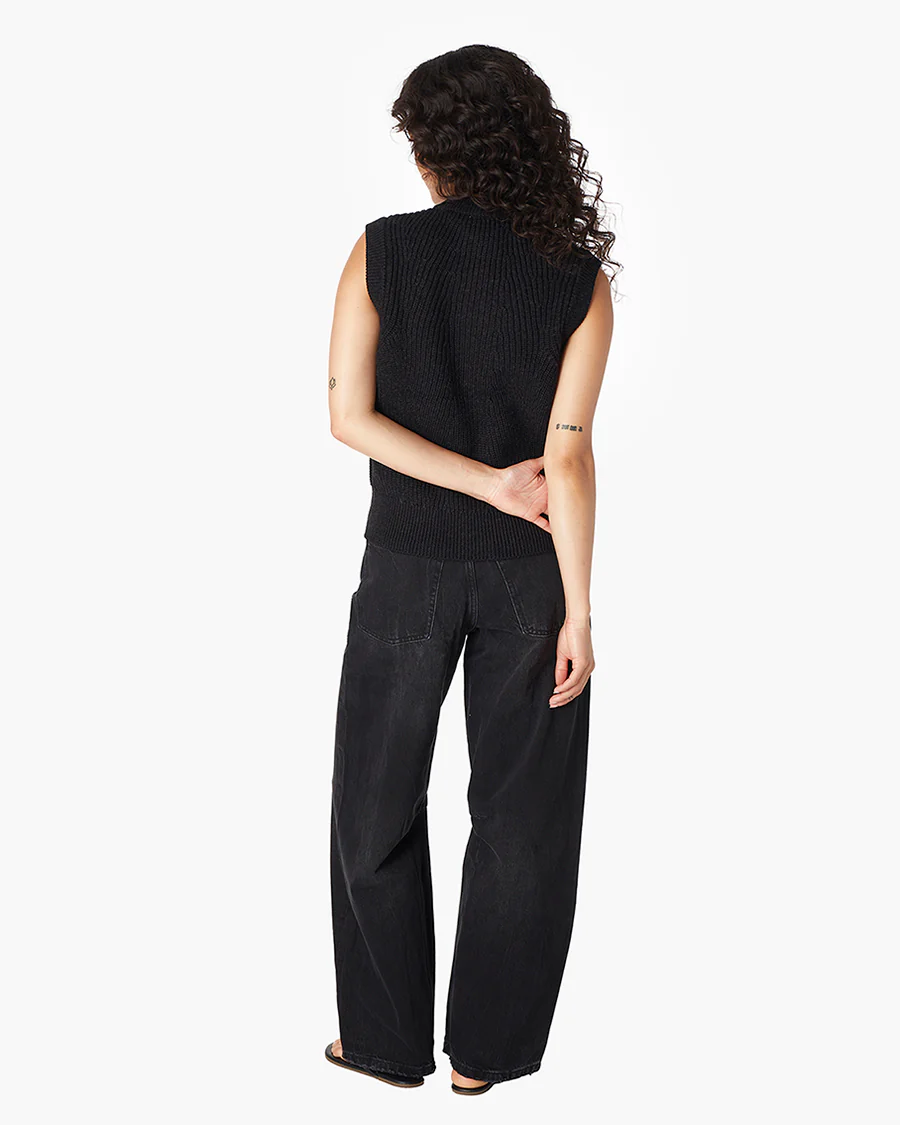 1605-merino-knit-vest-black-1.webp