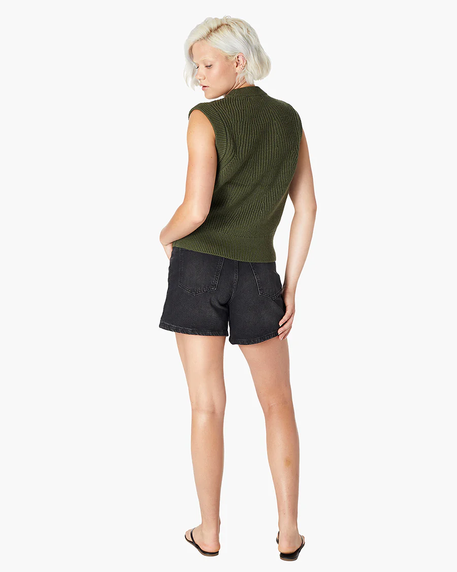 1613-merino-knit-vest-moss-1.webp