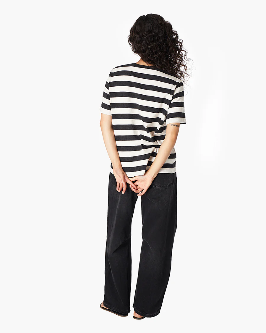 1632-classic-striped-tee-black-white-1.webp