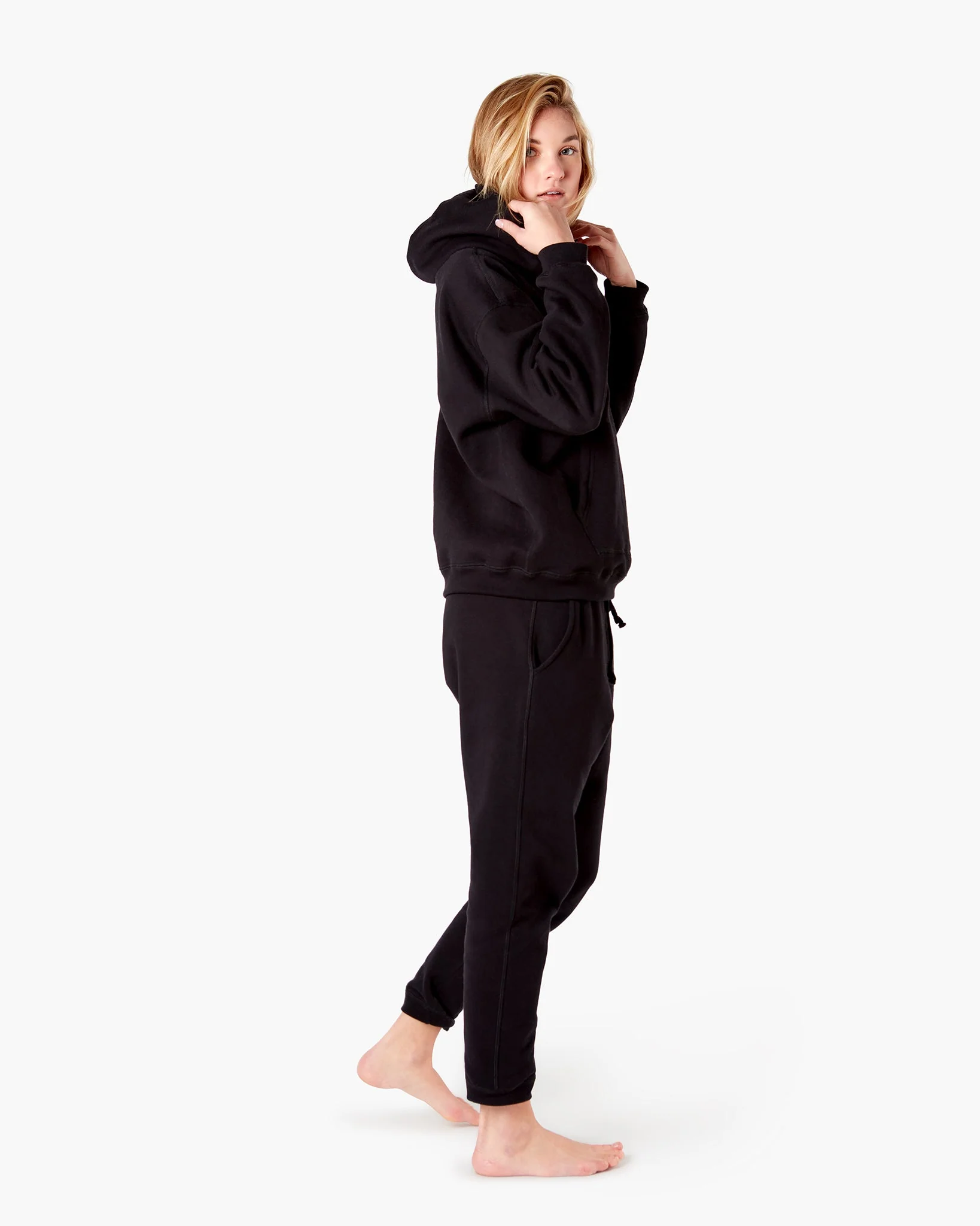 The Warm Hoodie - Black