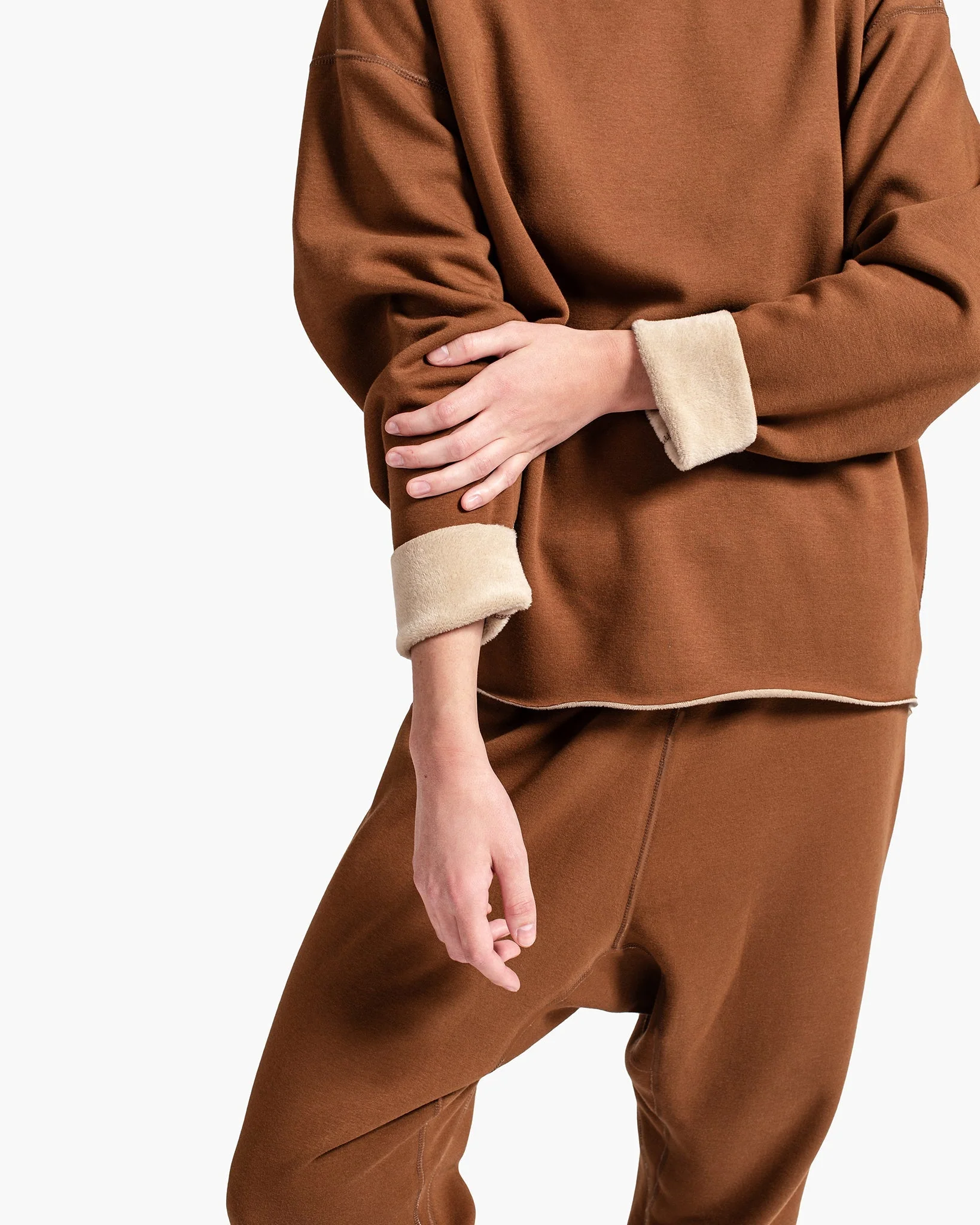 2170-sleek-top-almond-1.webp