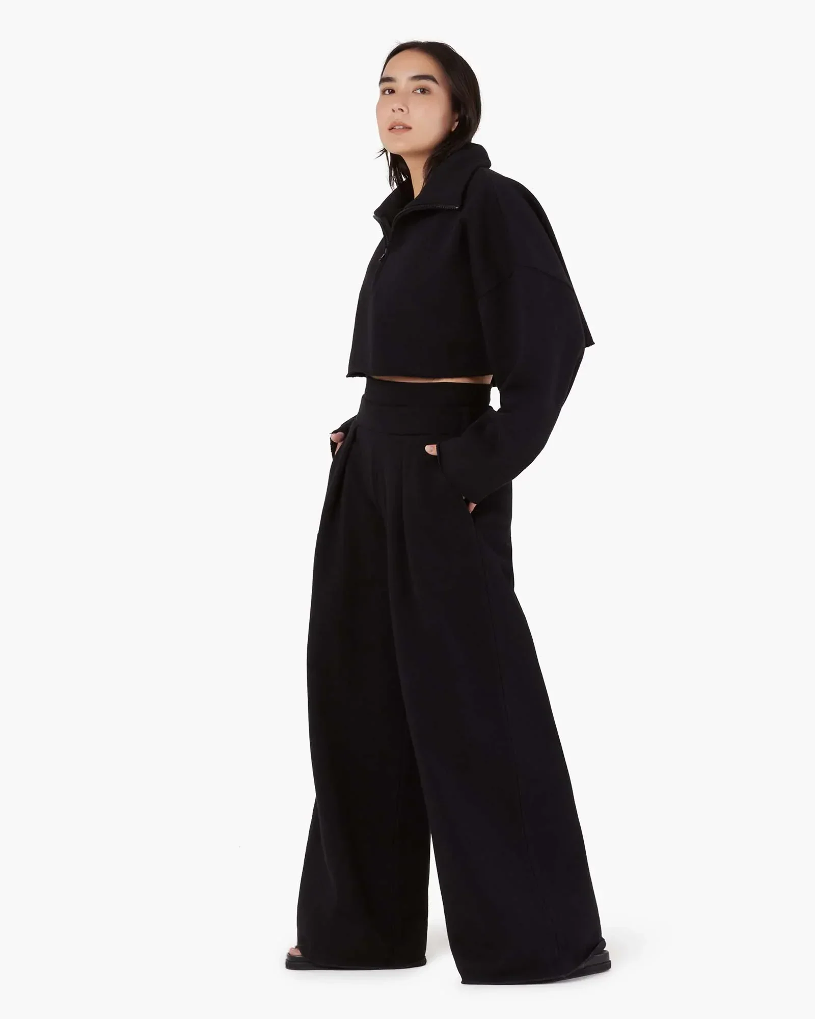 Core Fleece Cropped Half Zip - Black