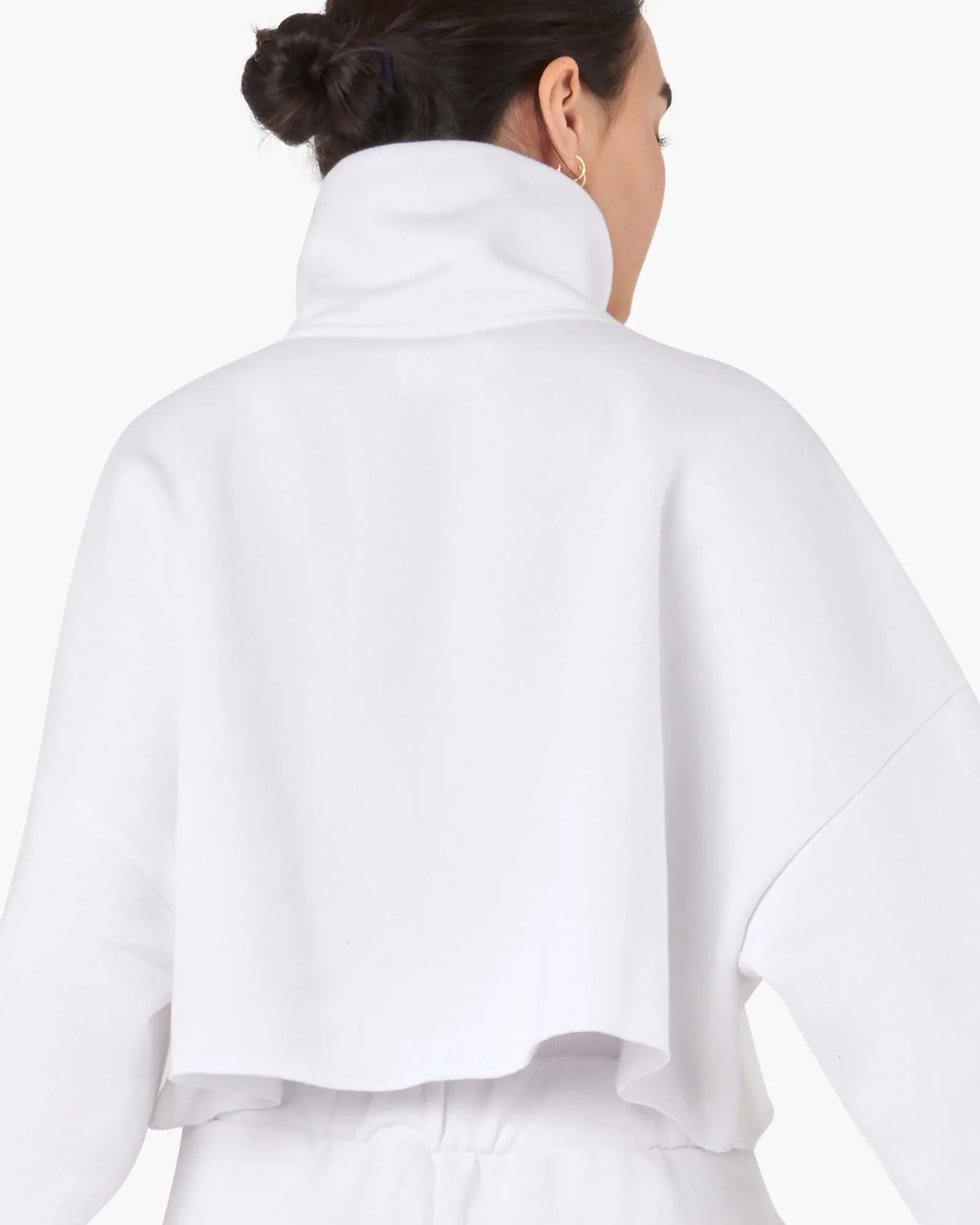 2213-core-fleece-cropped-half-zip-white-1.webp