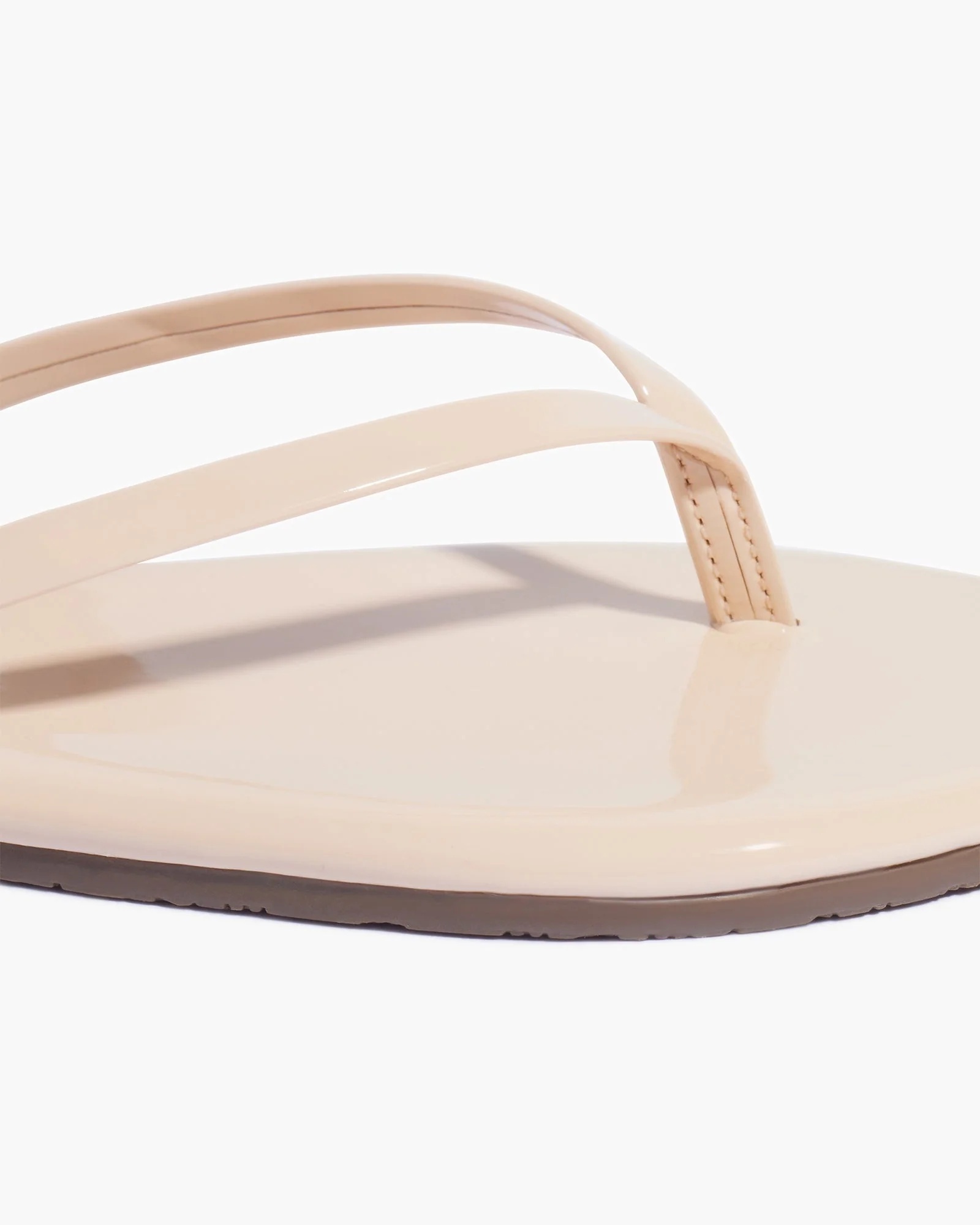 233-lily-glosses-linen-1.webp