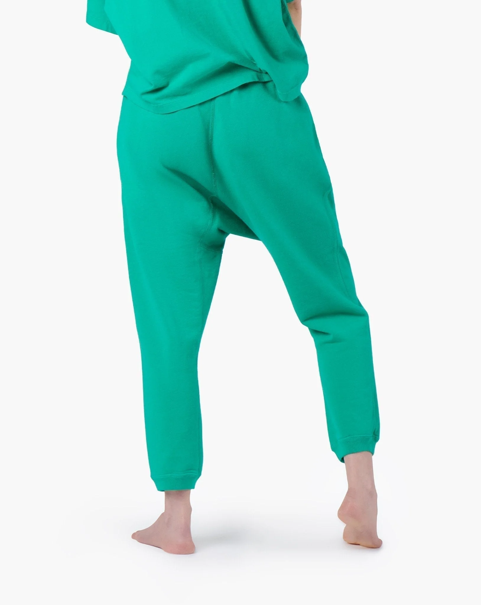 2487-core-jogger-shamrock-1.webp