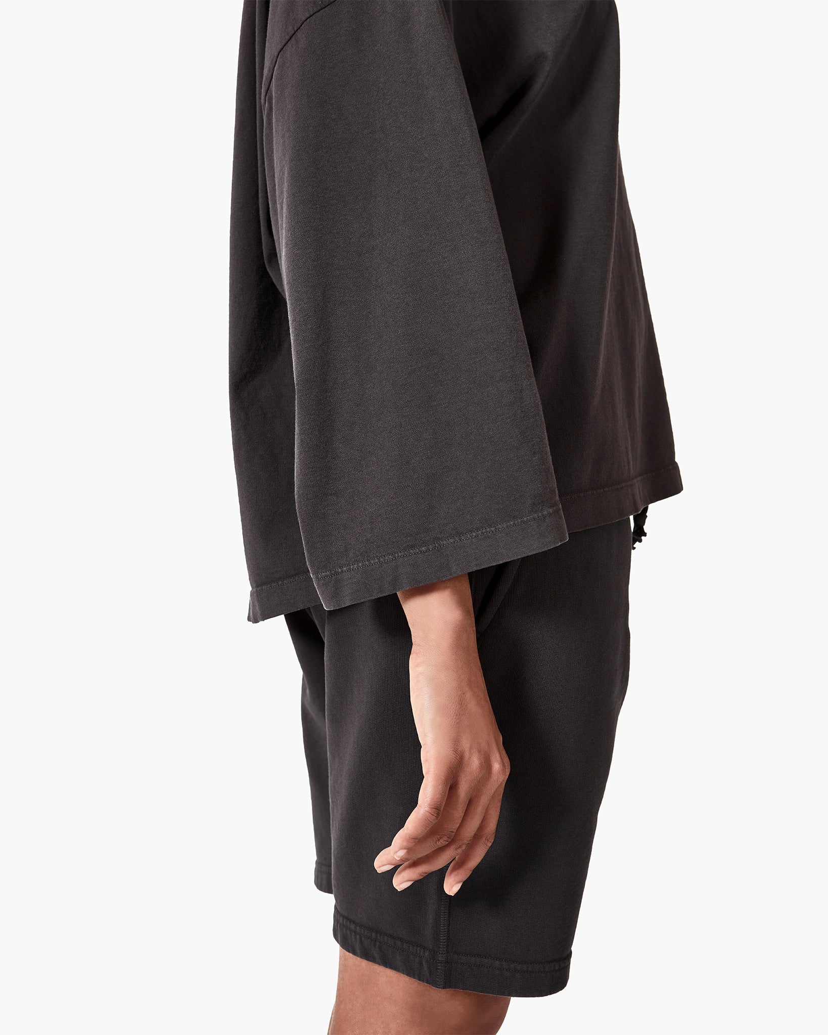 2636-the-longsleeve-tee-1.webp