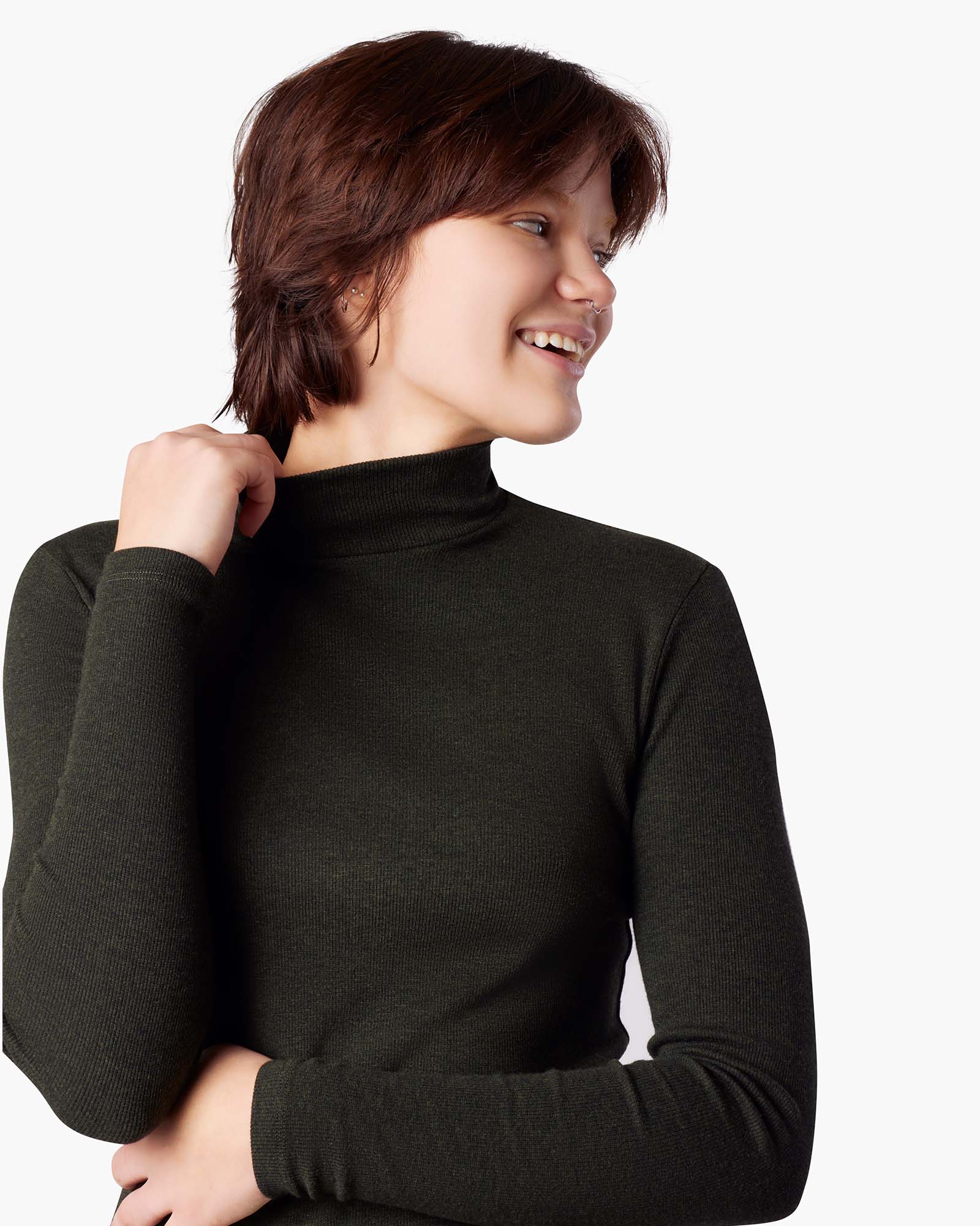 2789-super-rib-turtleneck-moss-1.webp