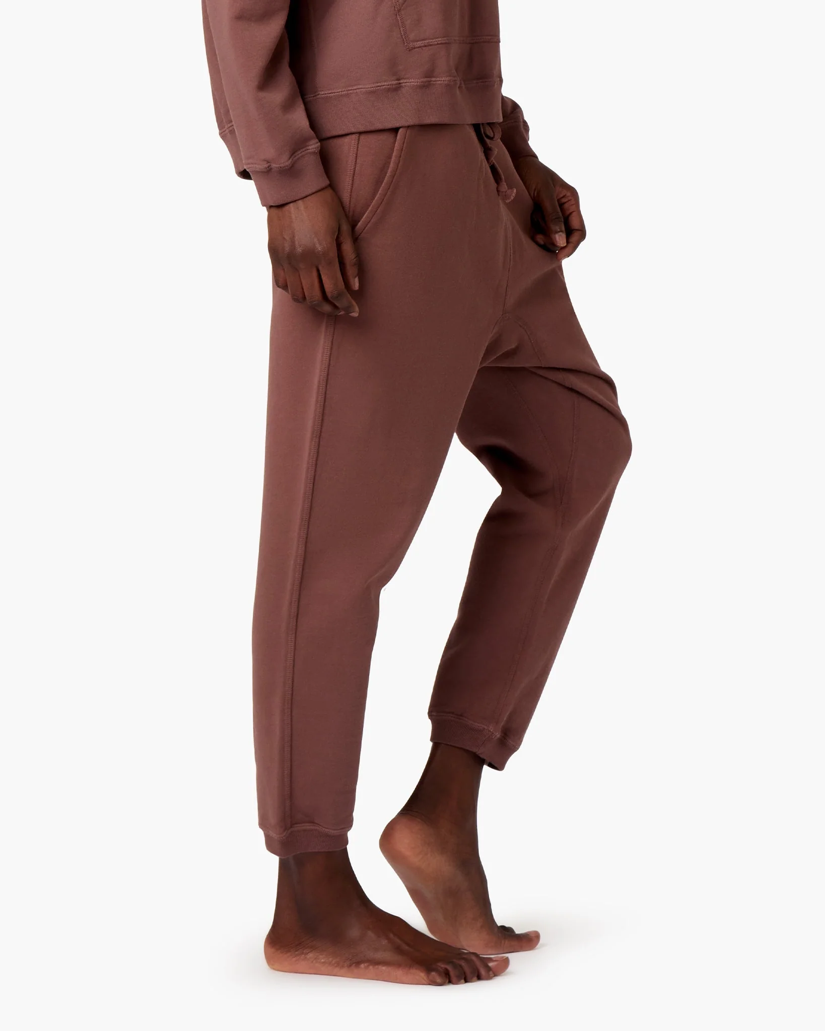 2920-core-jogger-cafe-1.webp
