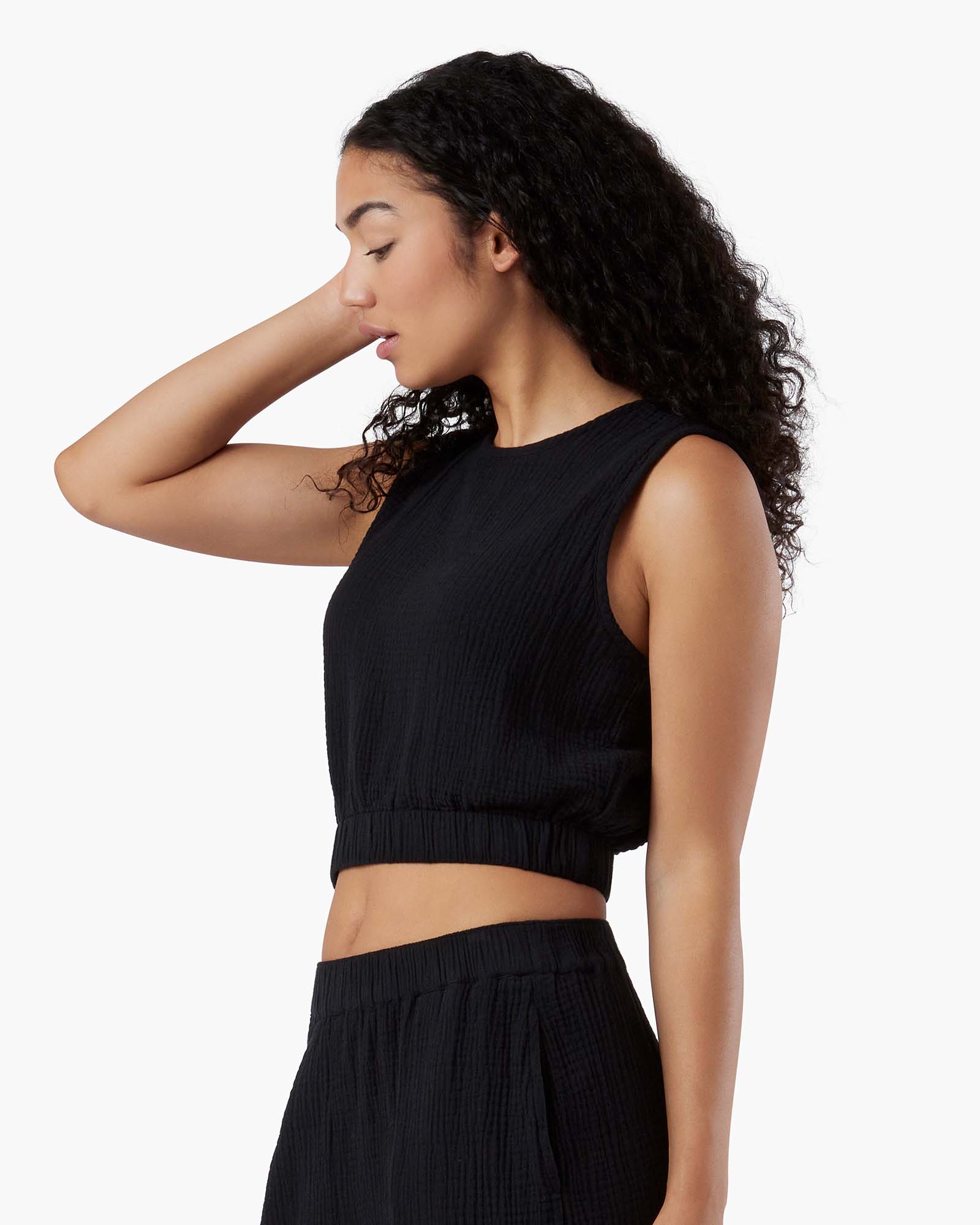 3150-gauze-tank-black-1.webp