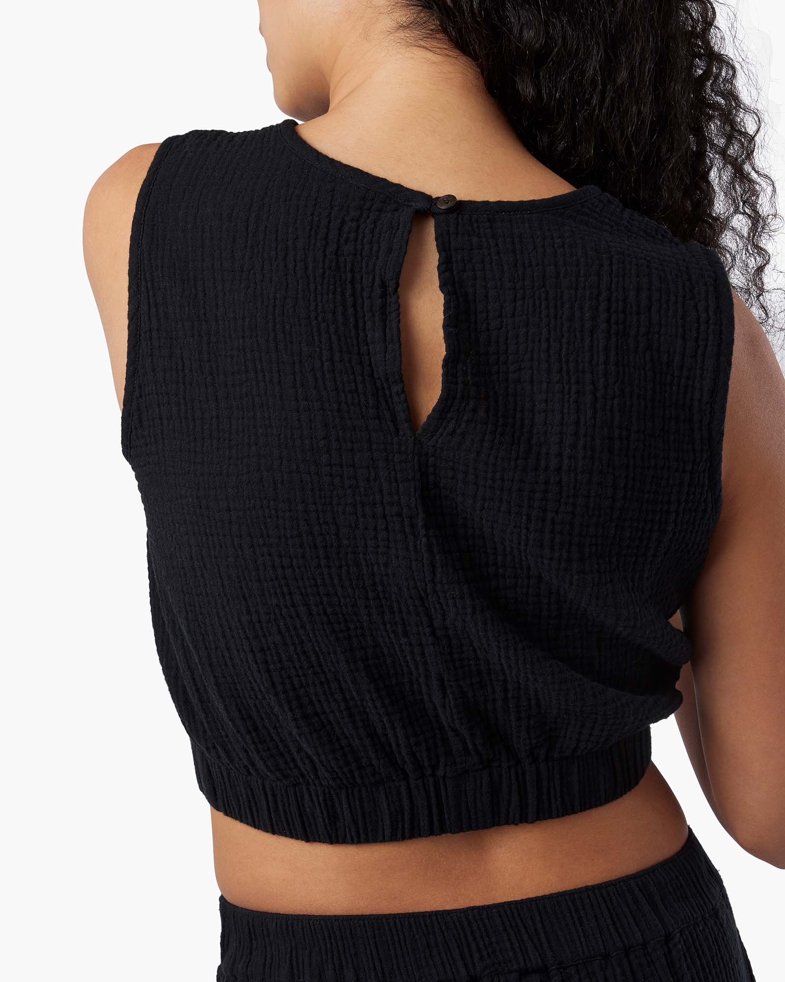 3150-gauze-tank-black-1.webp