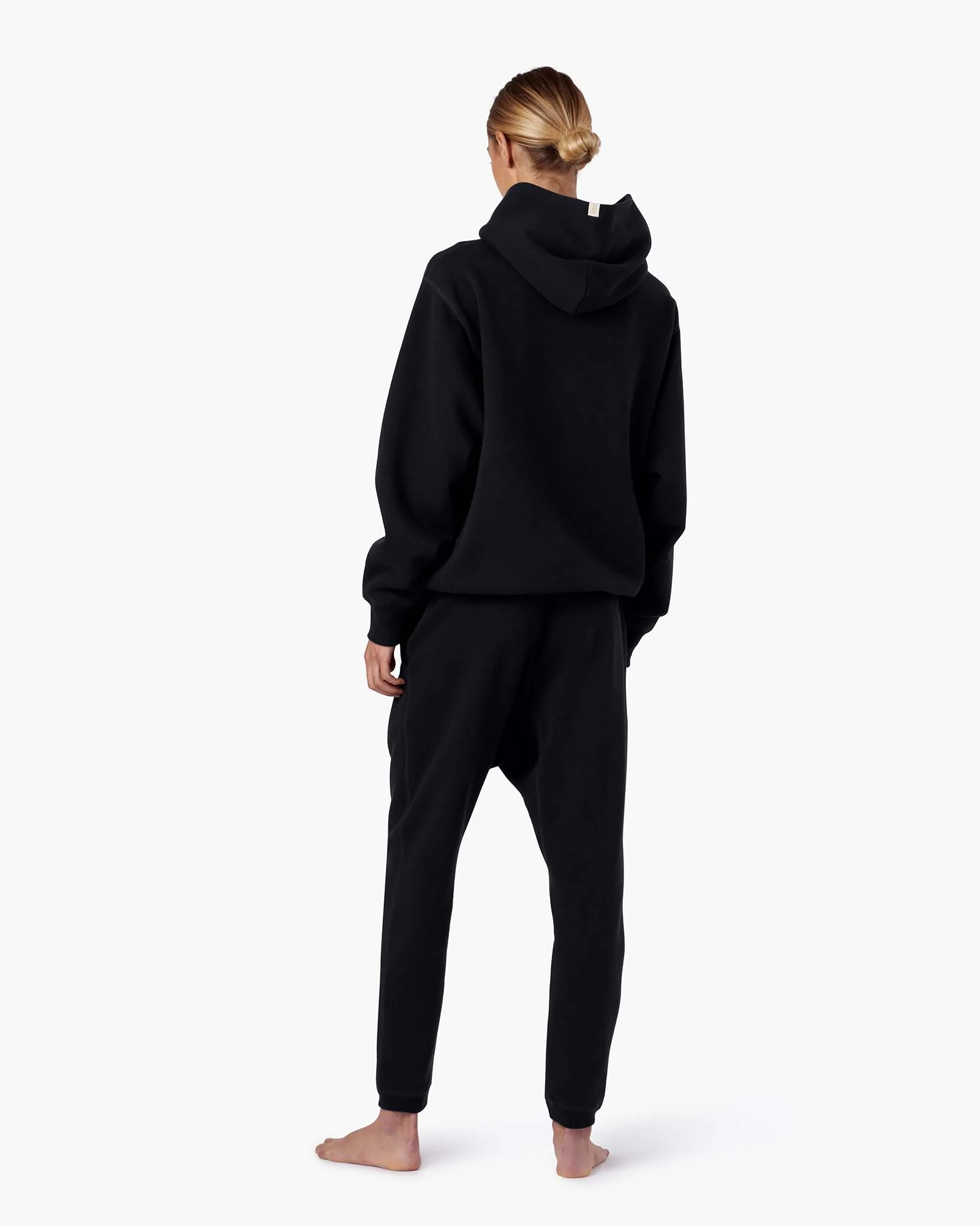3234-core-fleece-hoodie-black-1.webp
