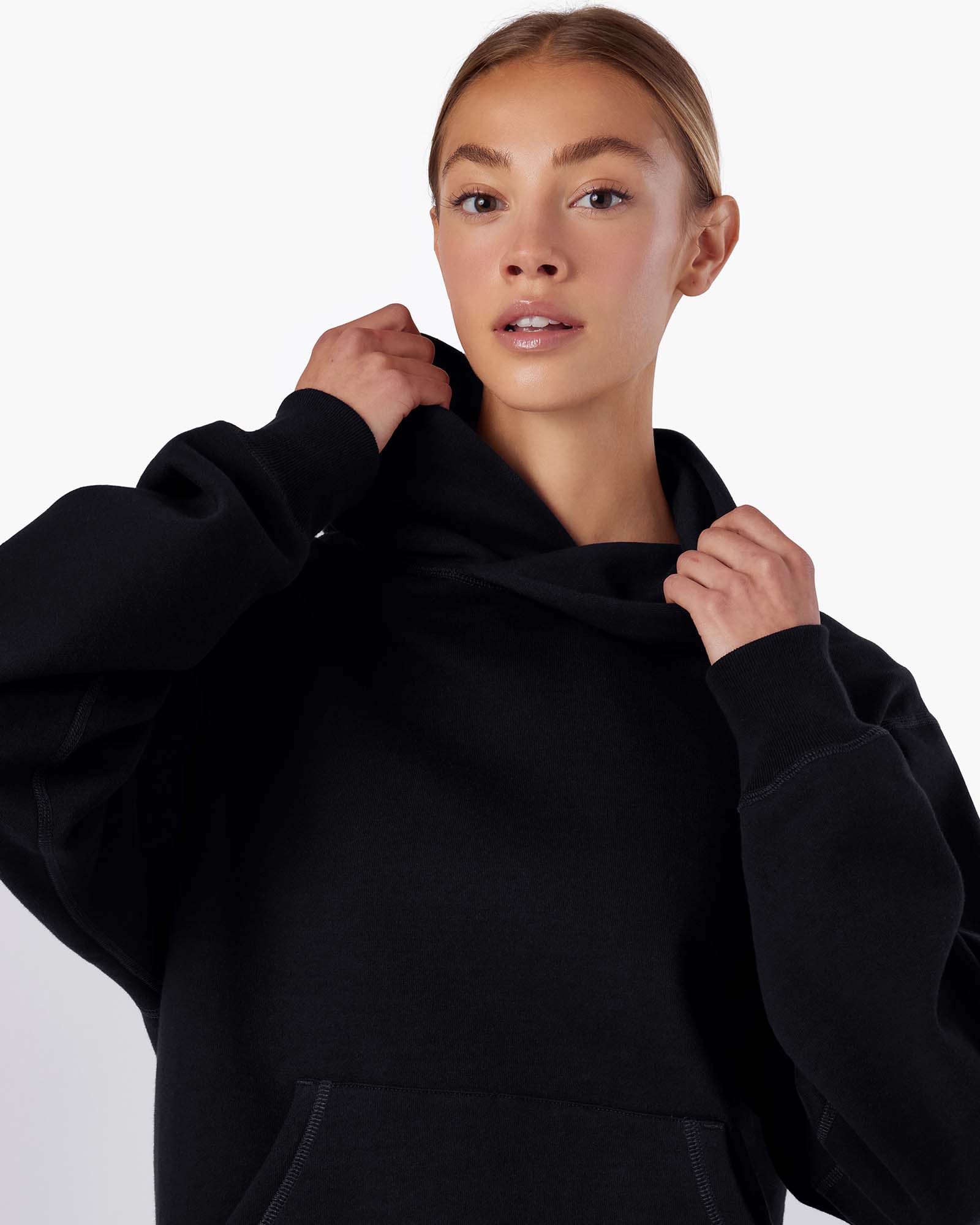 3234-core-fleece-hoodie-black-1.webp