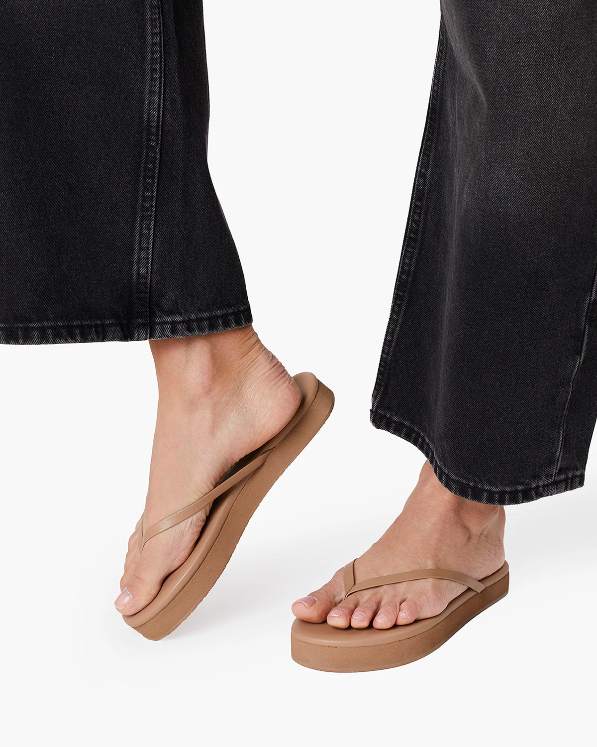 961-lily-platforms-cocobutter-1.webp